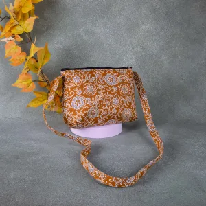 Bristlefront Everday sling Musterd with white Flower Design